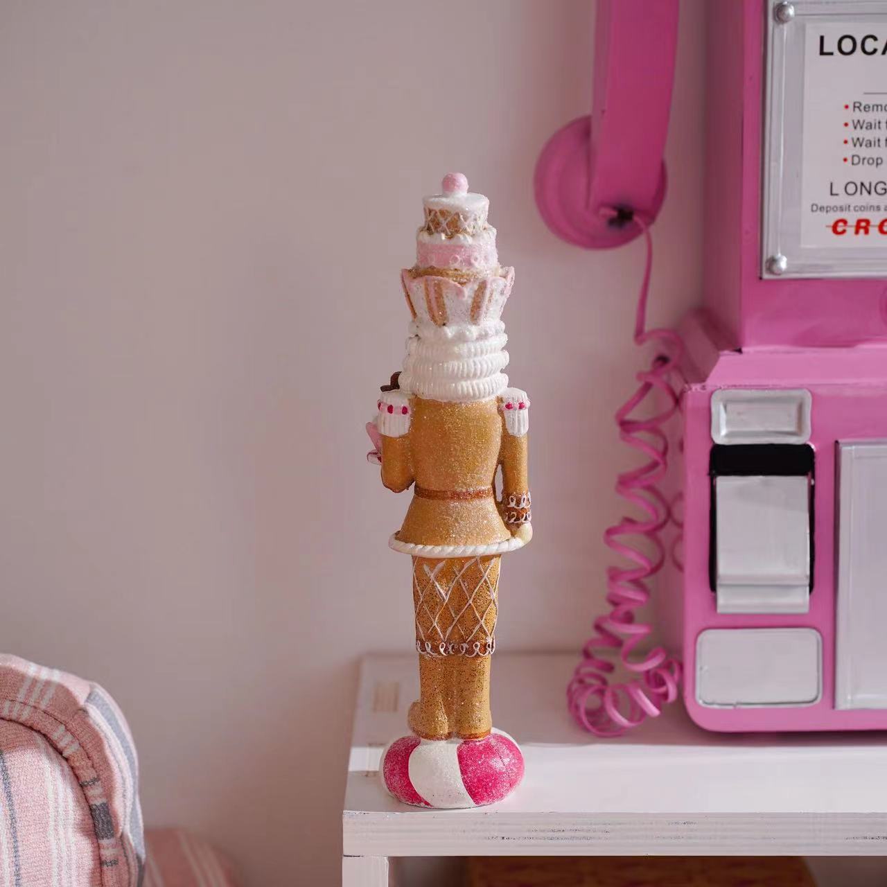 Nutcracker Figurine - Tatlı Pembe Fındıkkıran Asker Heykelcik Bebek